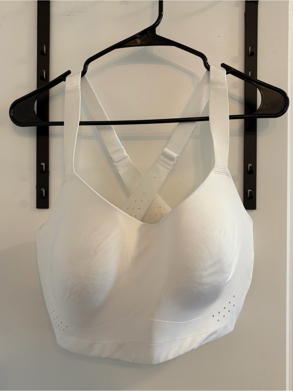 Seamless White Supportive Sports Bra